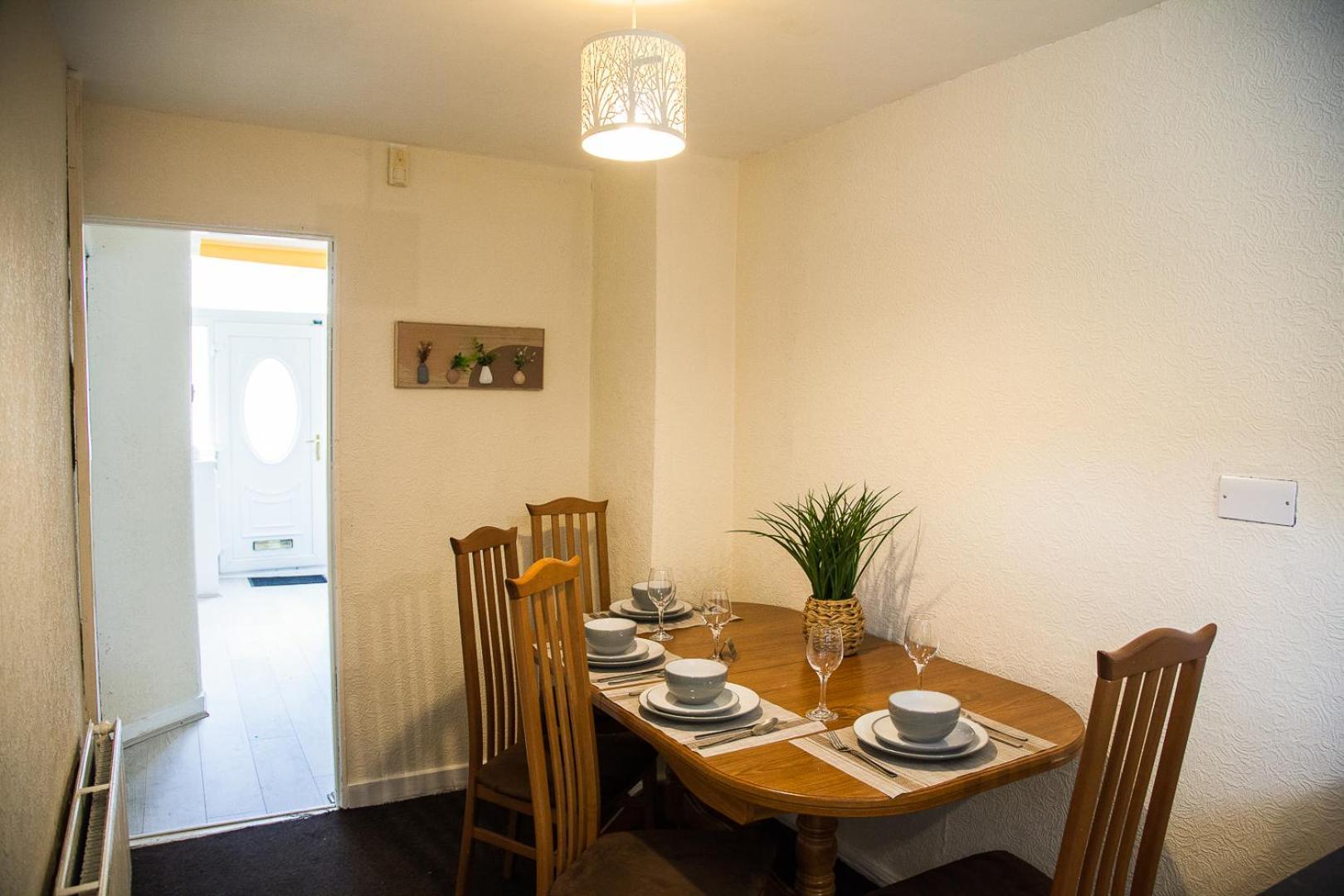 6 Beds, Up To 22 Percent- Contractors Dream Apartment Liverpool
