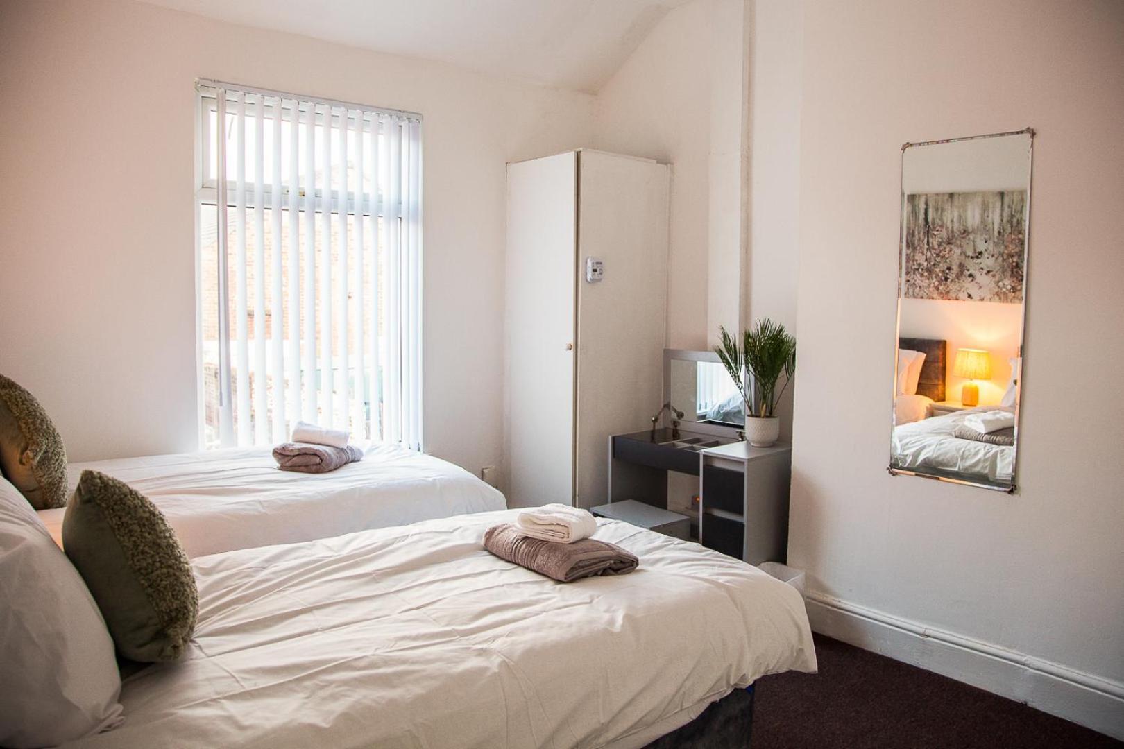 6 Beds, Up To 22 Percent- Contractors Dream * Liverpool