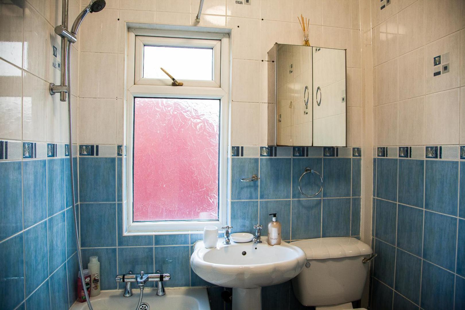 Apartment 6 Beds, Up To 22 Percent- Contractors Dream Liverpool